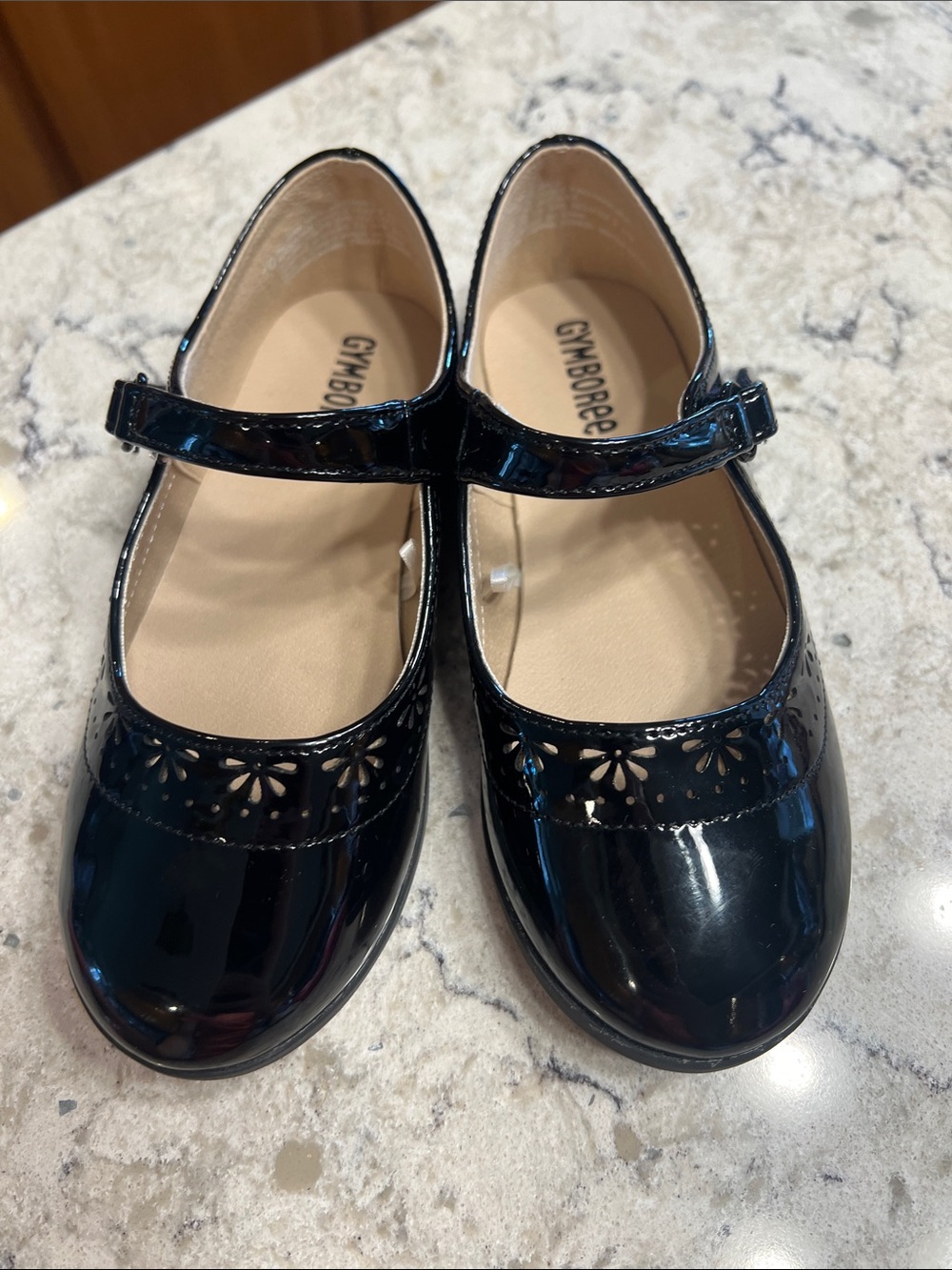A lot of size 9-10 shoes. Gently worn - Picture 9 of 13